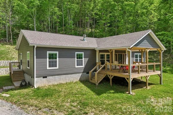 $875,000 | 590 Willow Lane, Marshall, NC 28753