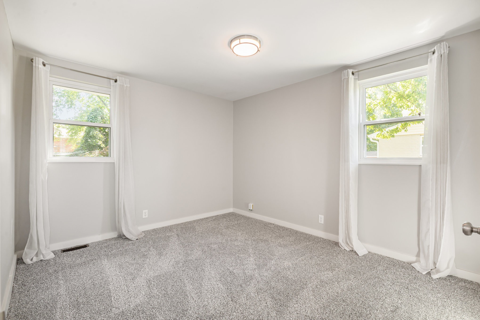 118 Brevet Drive Franklin, TN 37064 - Photo 11 of 18 an empty room with windows