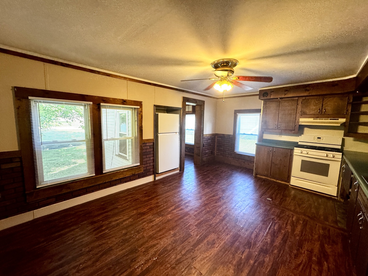 104 North Memorial Street Ohio, IL 61349 - Photo 6 of 17