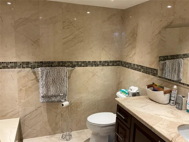 $2,399 | 400 Leslie Drive, Unit 207, Hallandale Beach, FL 33009