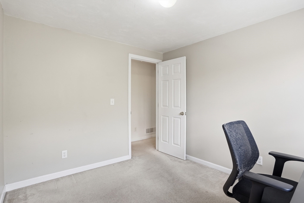 1185 Main Street, Unit 4 Clinton, MA 01510 - Photo 32 of 36