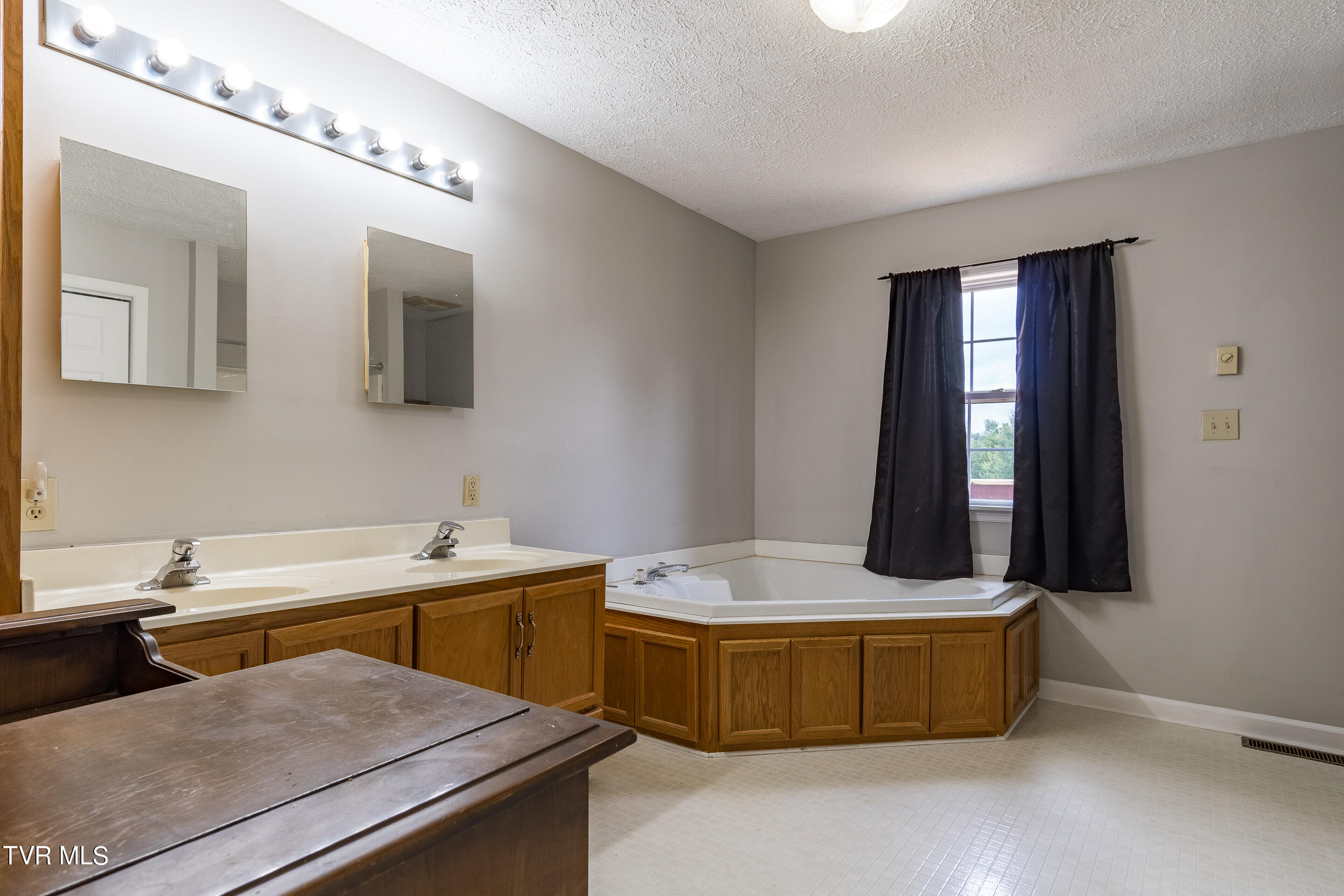 3475 Ottway Road Greeneville, TN 37745 - Photo 27 of 64 interior-16