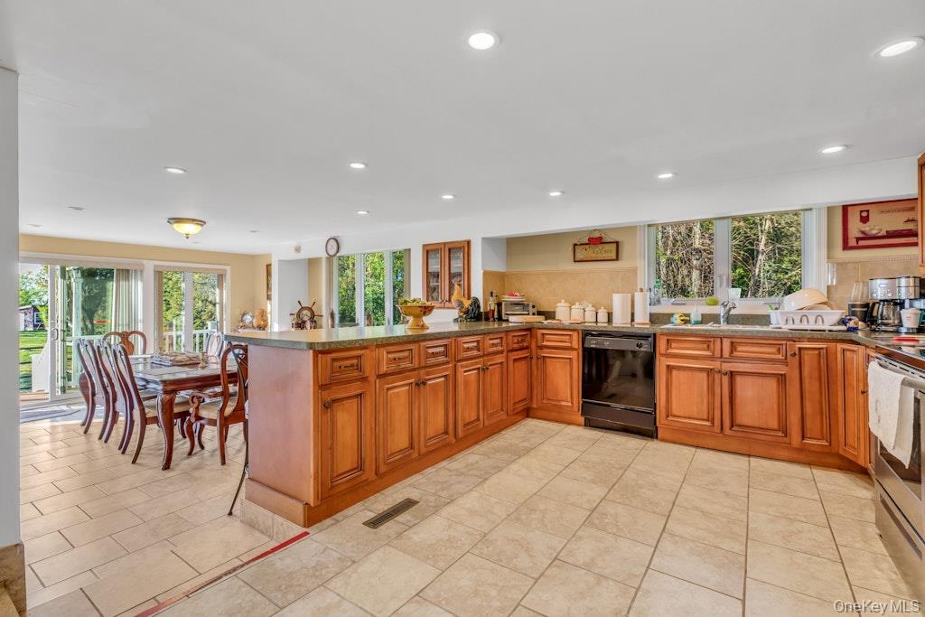 995 Red Fox Road Mattituck, NY 11952 - Photo 26 of 45 Gallery Image 26