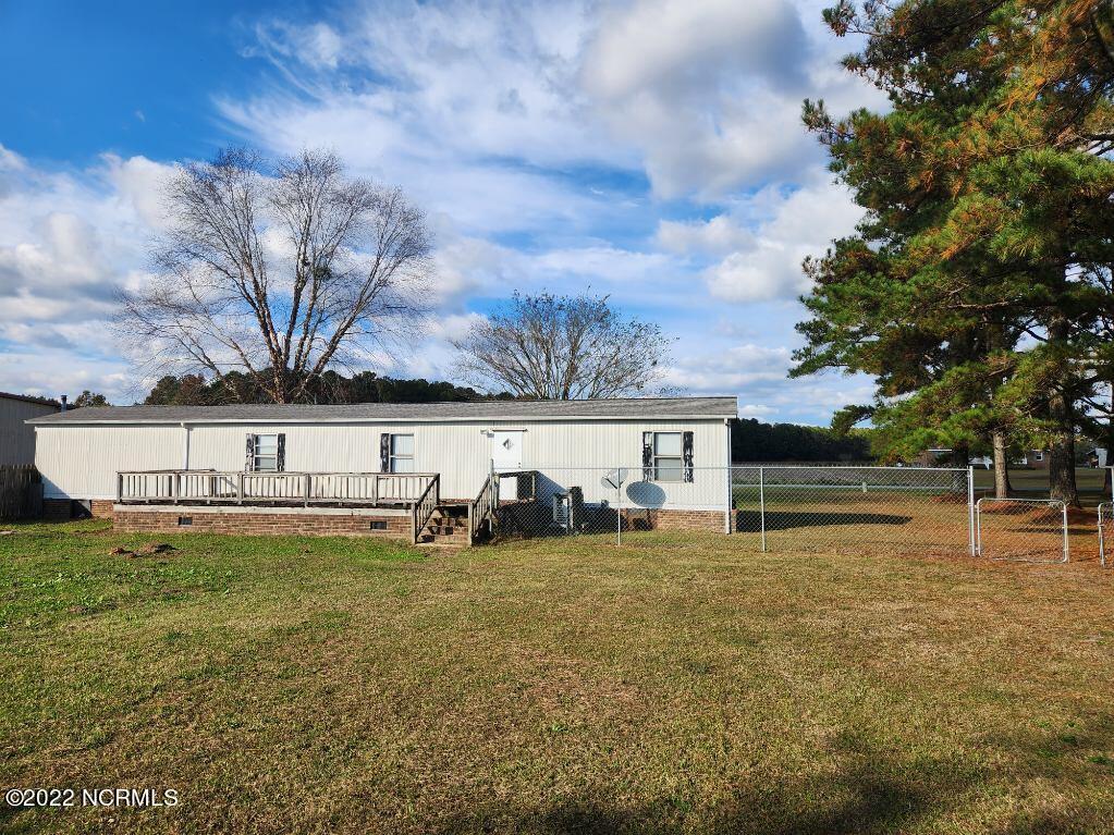 135 Hodges Road Chocowinity, NC 27817 - Photo 4 of 15 135 Hodges Rd
