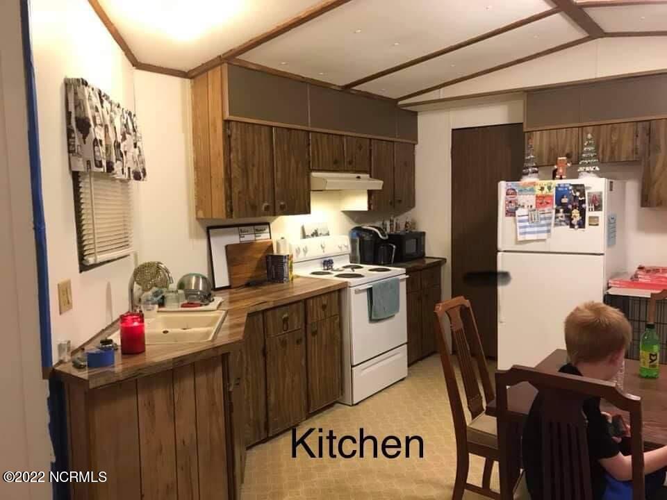 135 Hodges Road Chocowinity, NC 27817 - Photo 7 of 15 135 Hodges Rd