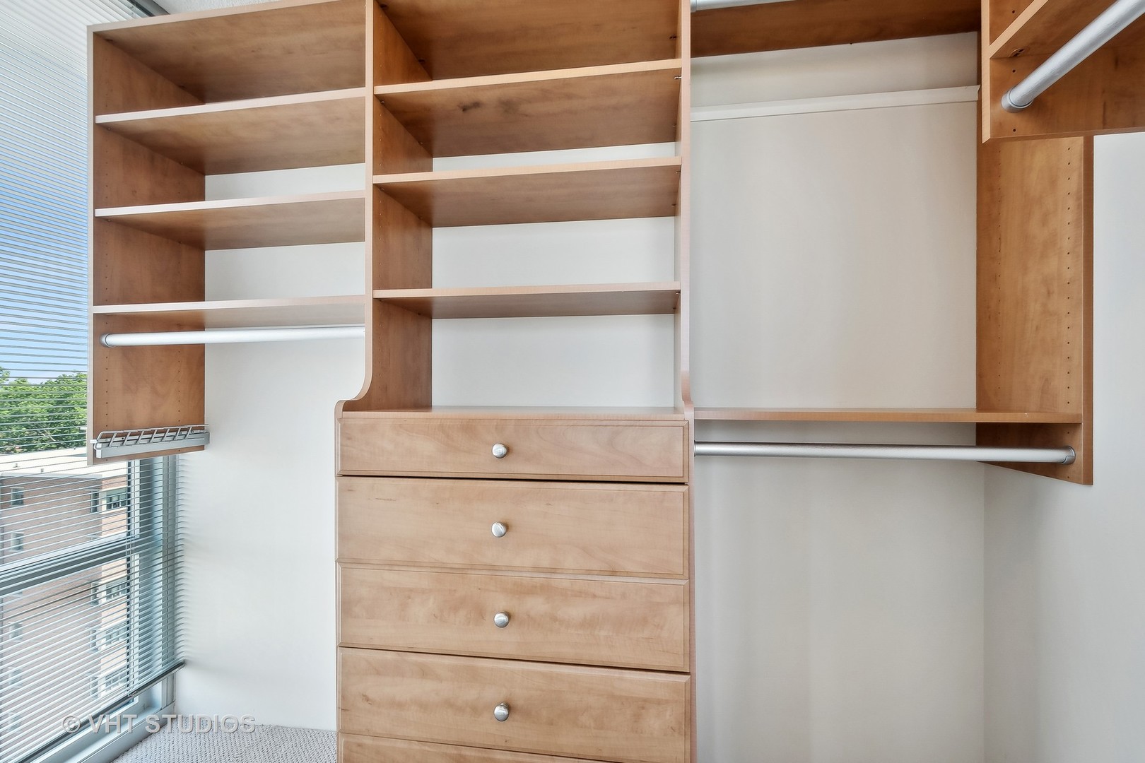 800 Elgin Road, Unit 901 Evanston, IL 60201 - Photo 15 of 25 Gallery Image 15