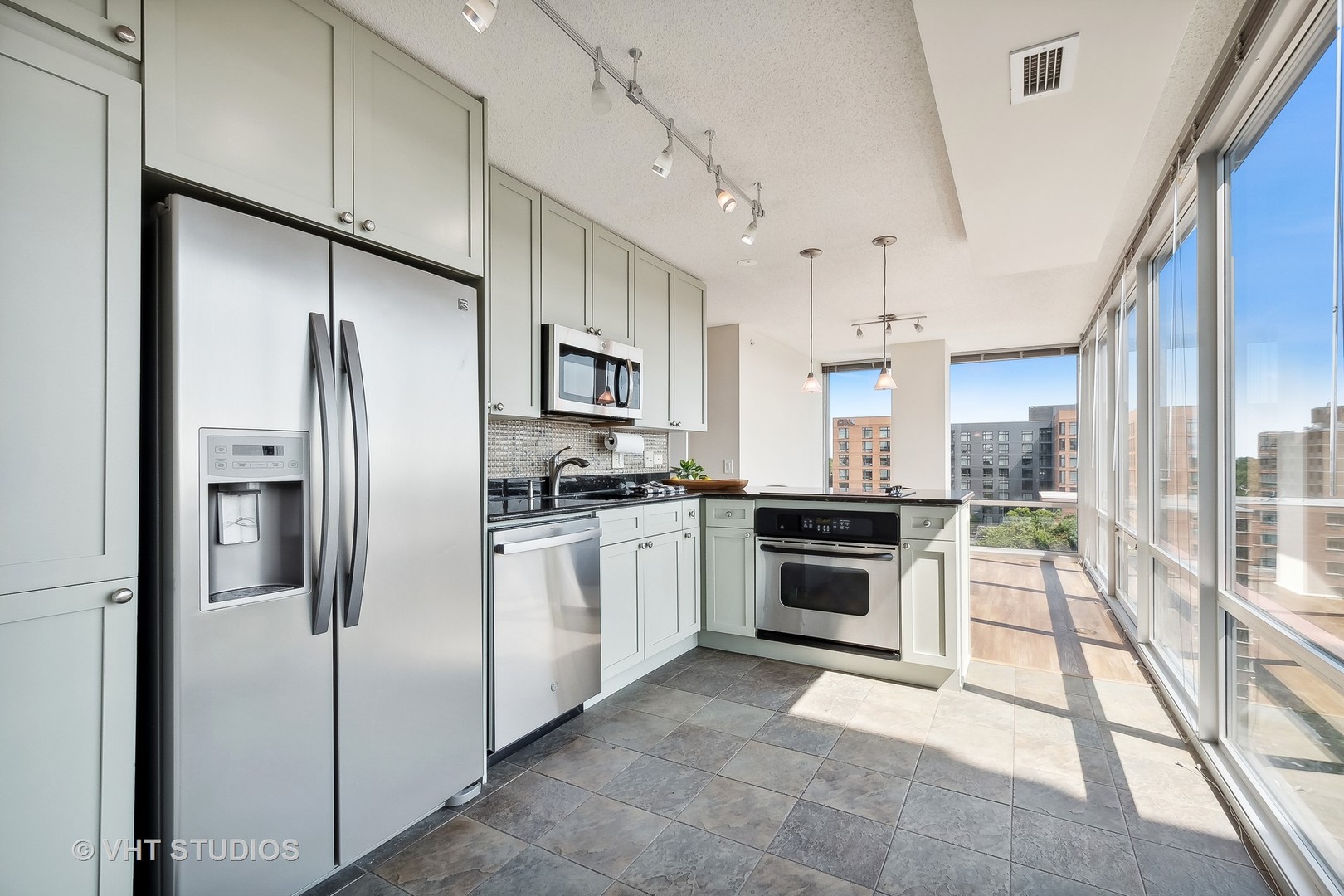 800 Elgin Road, Unit 901 Evanston, IL 60201 - Photo 9 of 25 Gallery Image 9