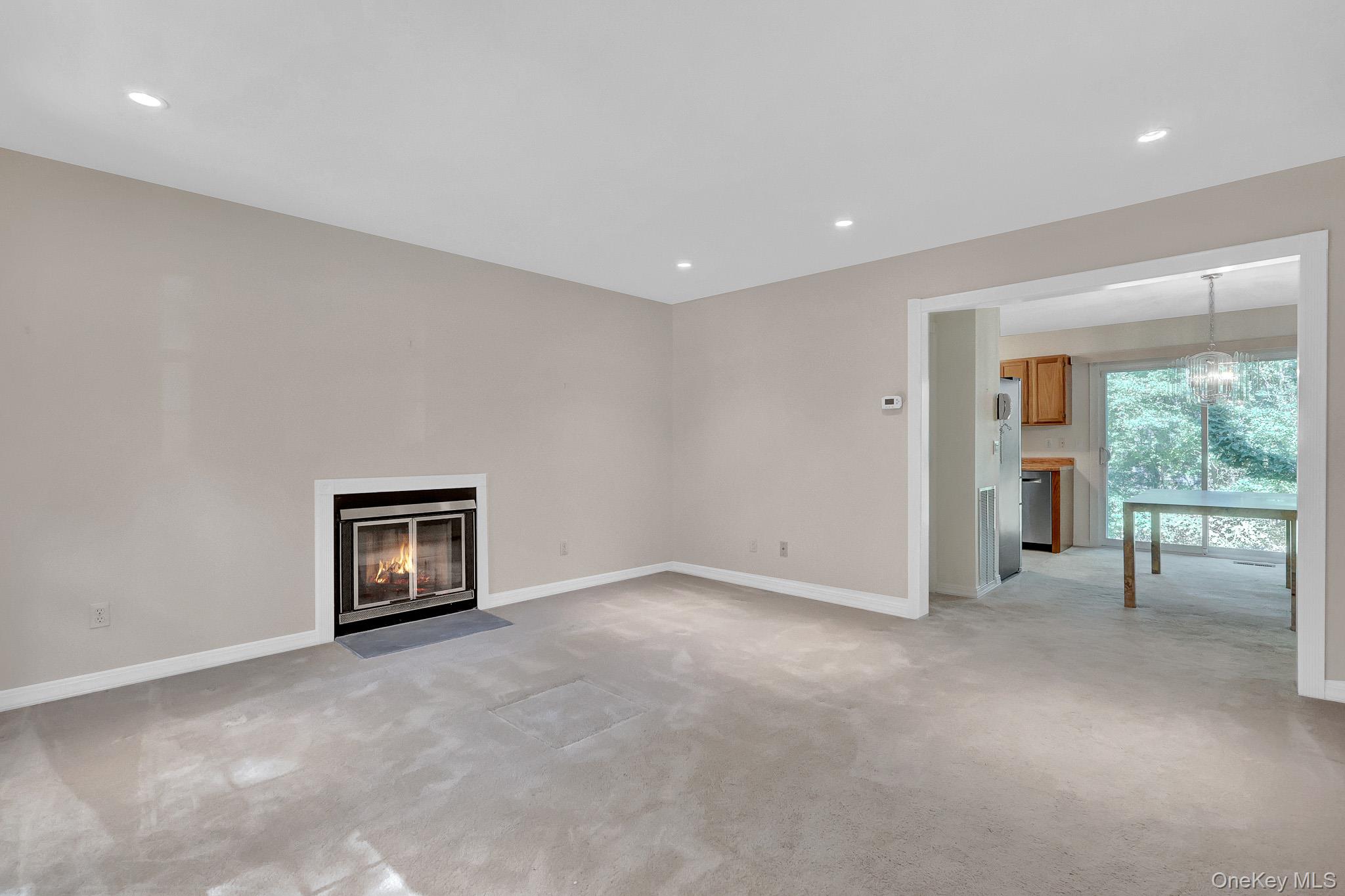 32 Huntington Commons Yaphank, NY 11980 - Photo 7 of 21 Gallery Image 7