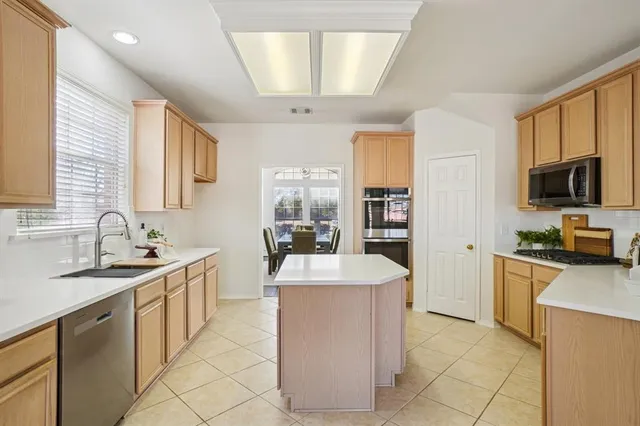 $649,999 | 237 Mimosa Drive, Murphy, TX 75094