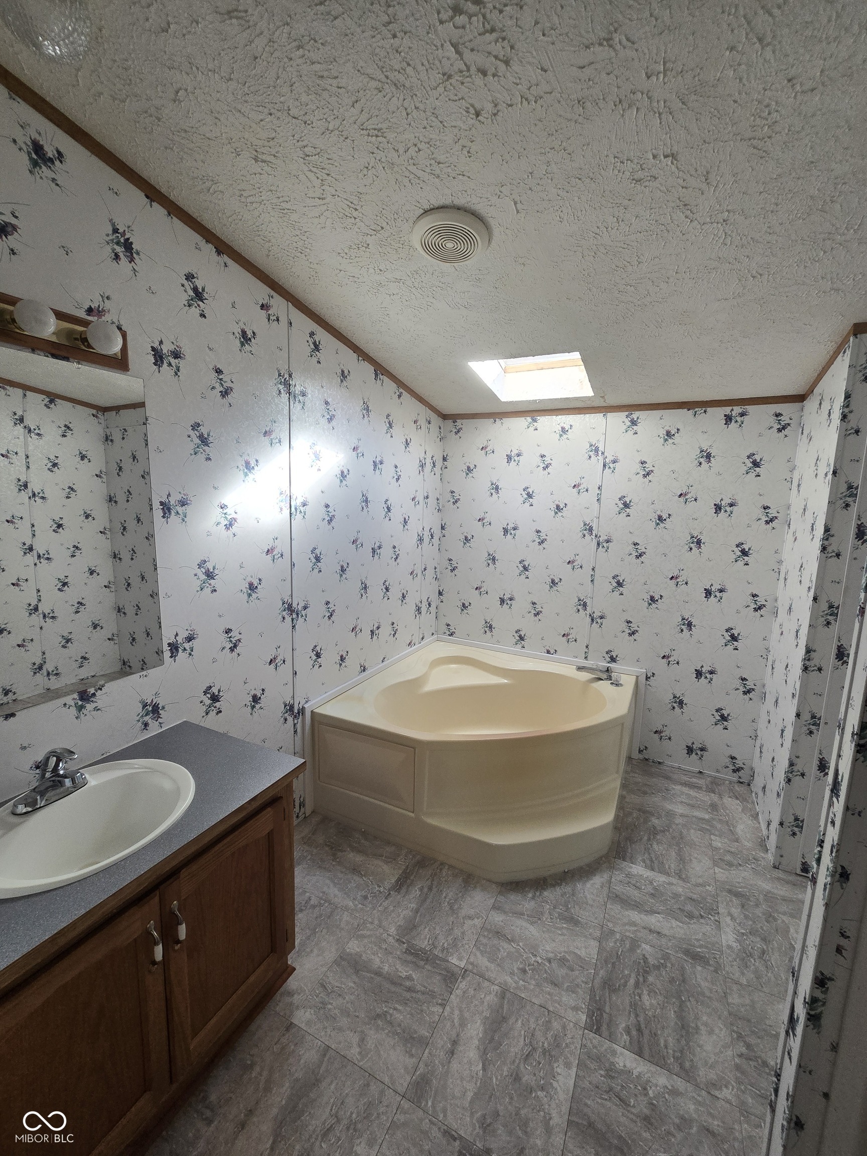 1909 South H Street Elwood, IN 46036 - Photo 14 of 27