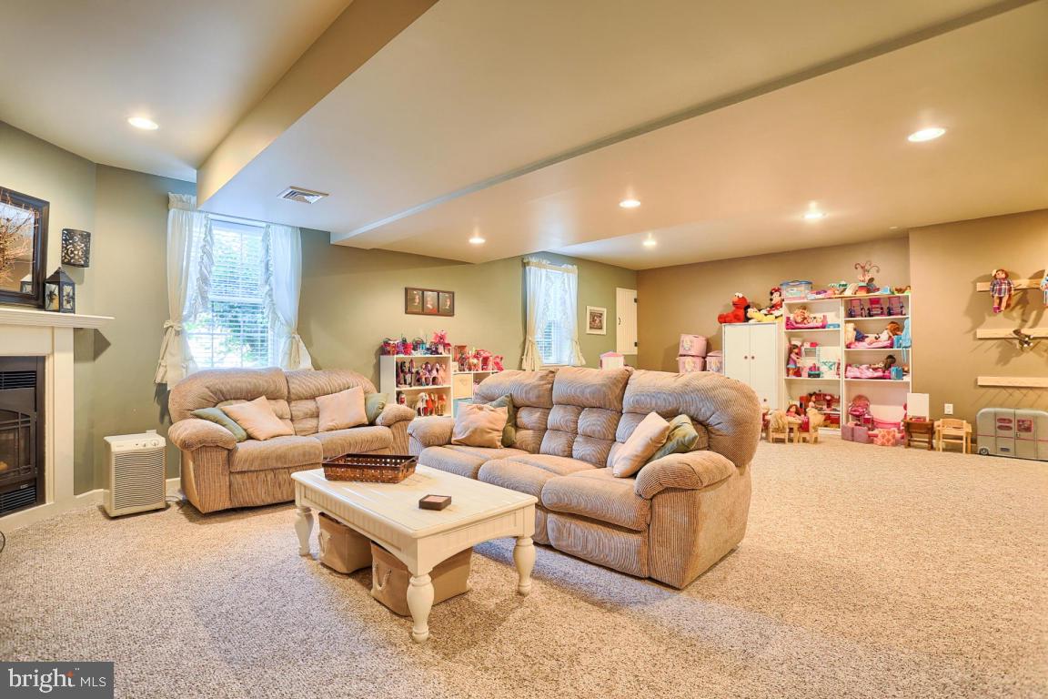 1113 Orchard Road Lititz, PA 17543 - Photo 25 of 40