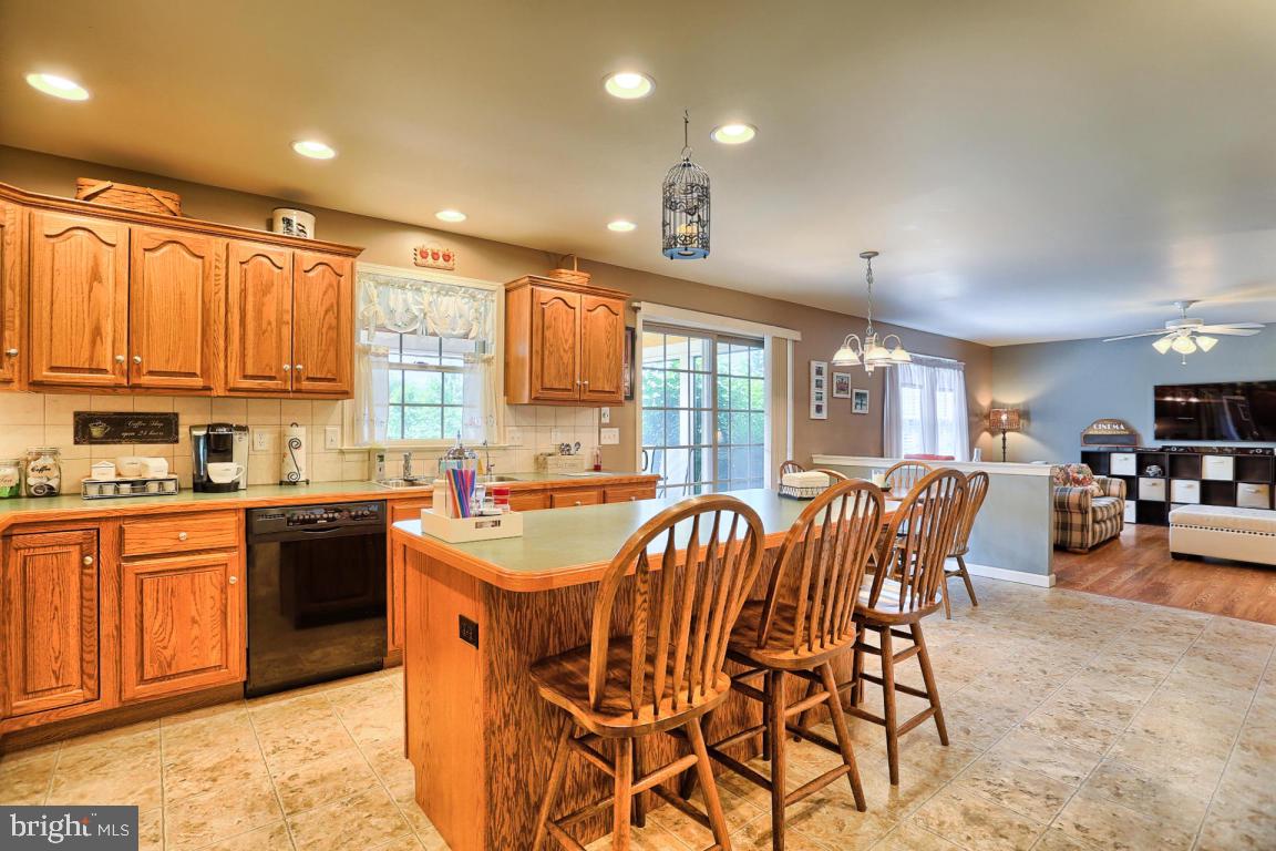 1113 Orchard Road Lititz, PA 17543 - Photo 4 of 40