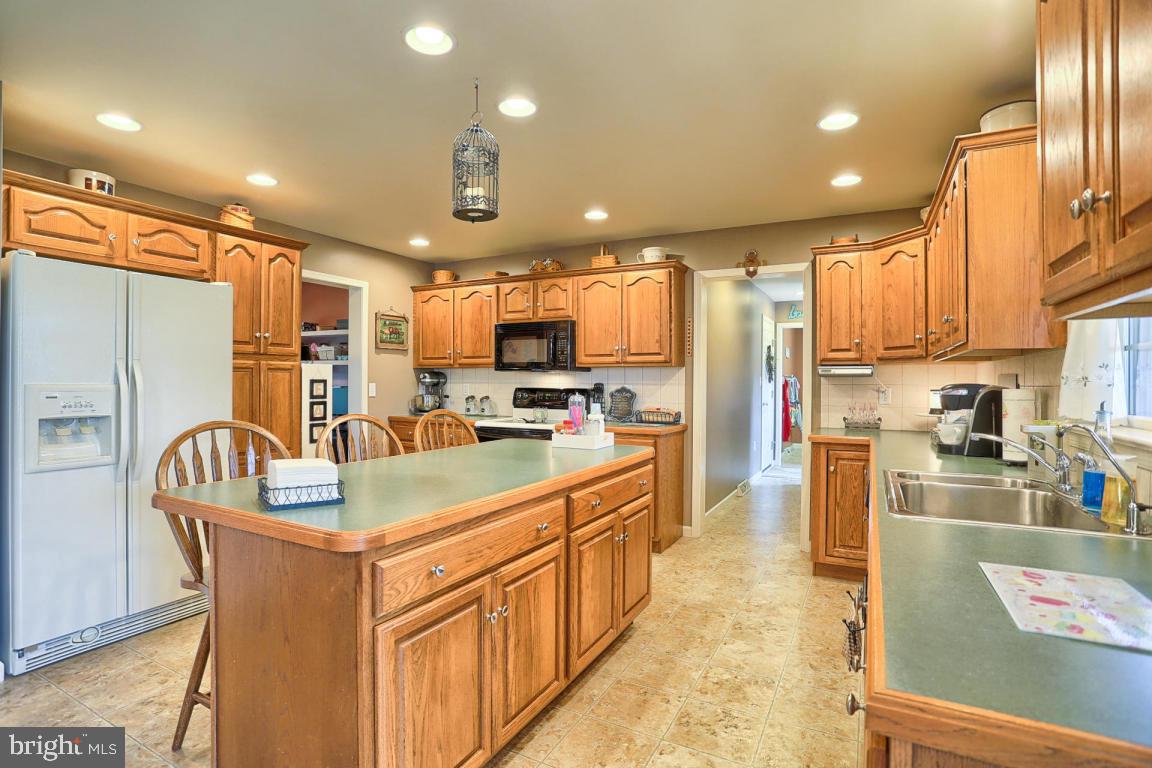 1113 Orchard Road Lititz, PA 17543 - Photo 5 of 40