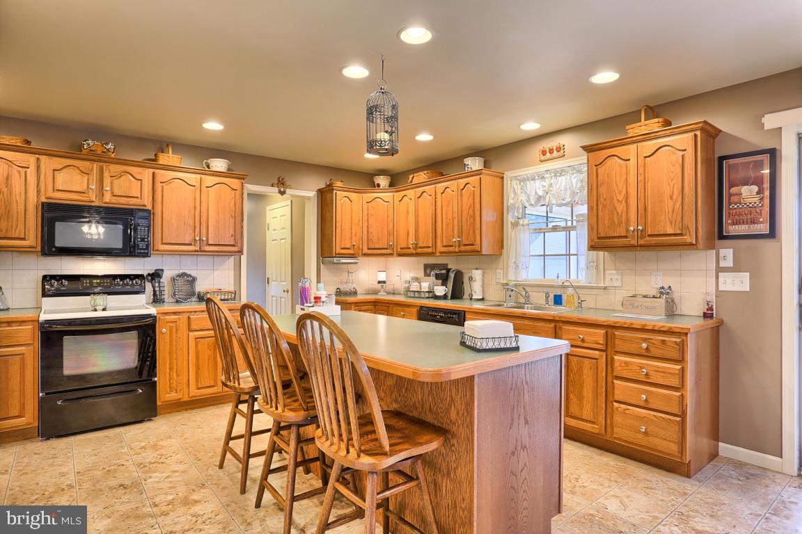 1113 Orchard Road Lititz, PA 17543 - Photo 6 of 40
