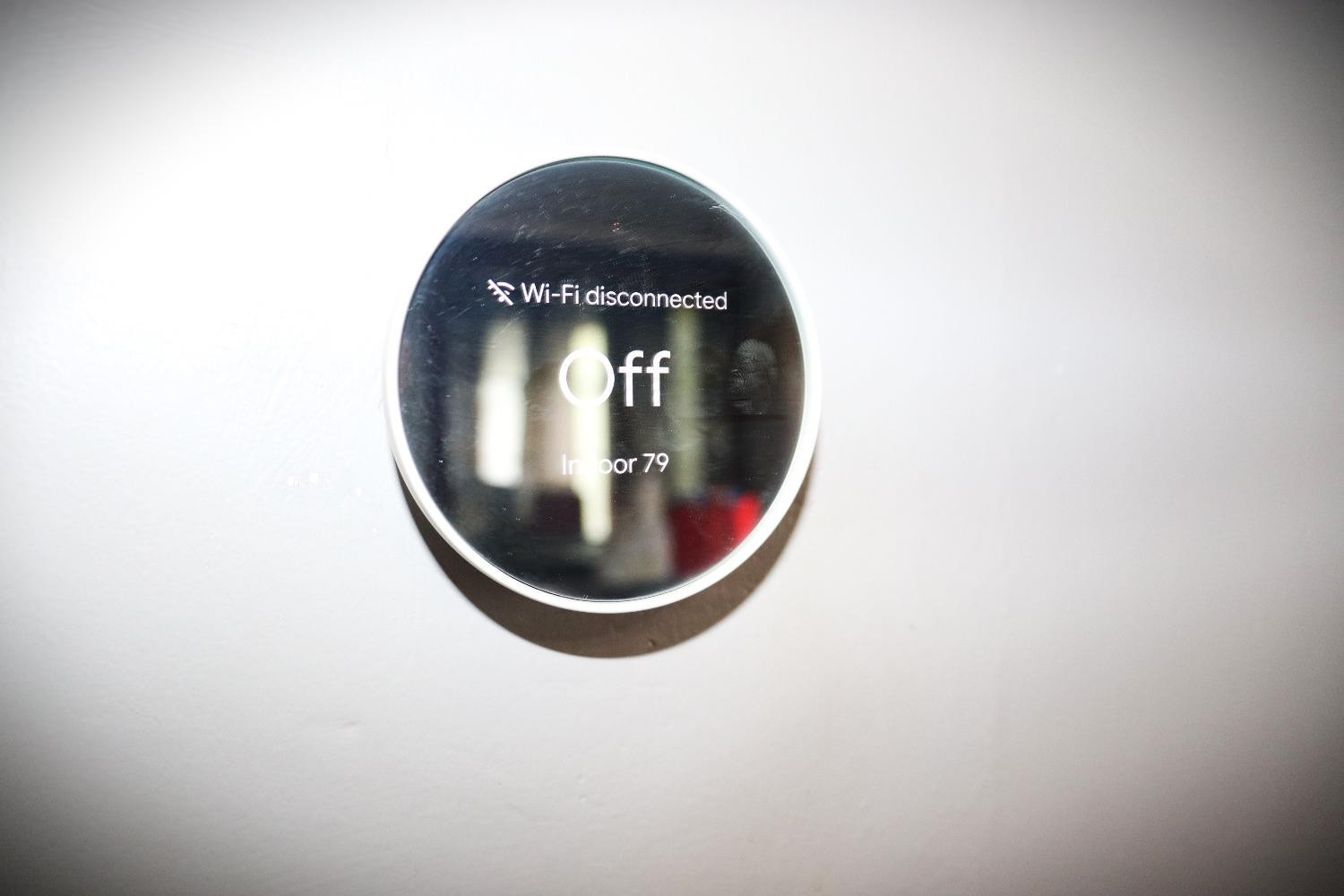 528 Mount Street Gary, IN 46406 - Photo 7 of 29 a close up of a mirror