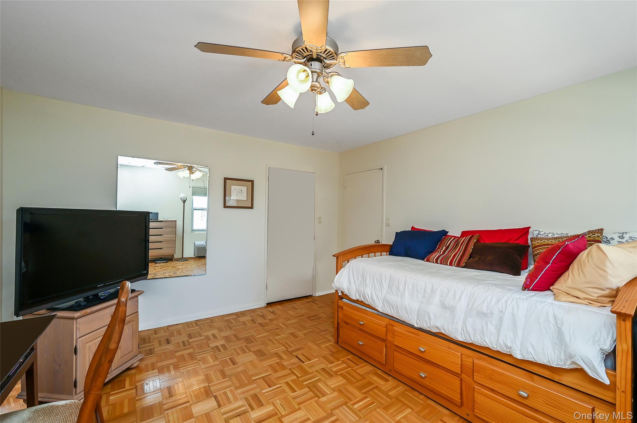 360 Shore Road, Unit 4K Long Beach, NY 11561 - Photo 10 of 28 Gallery Image 10