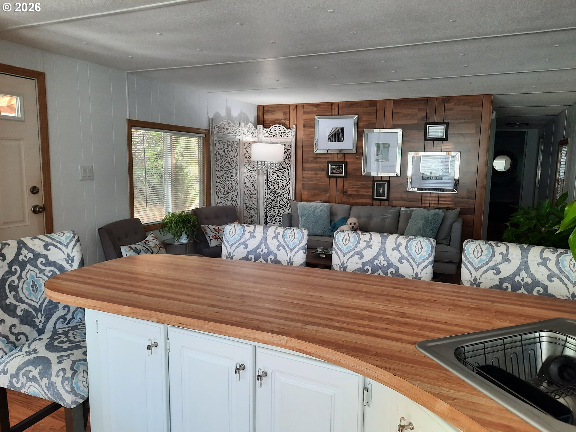 1600 Rhododendron Drive, Unit 293 Florence, OR 97439 - Photo 3 of 11 Kitchen/Living Room