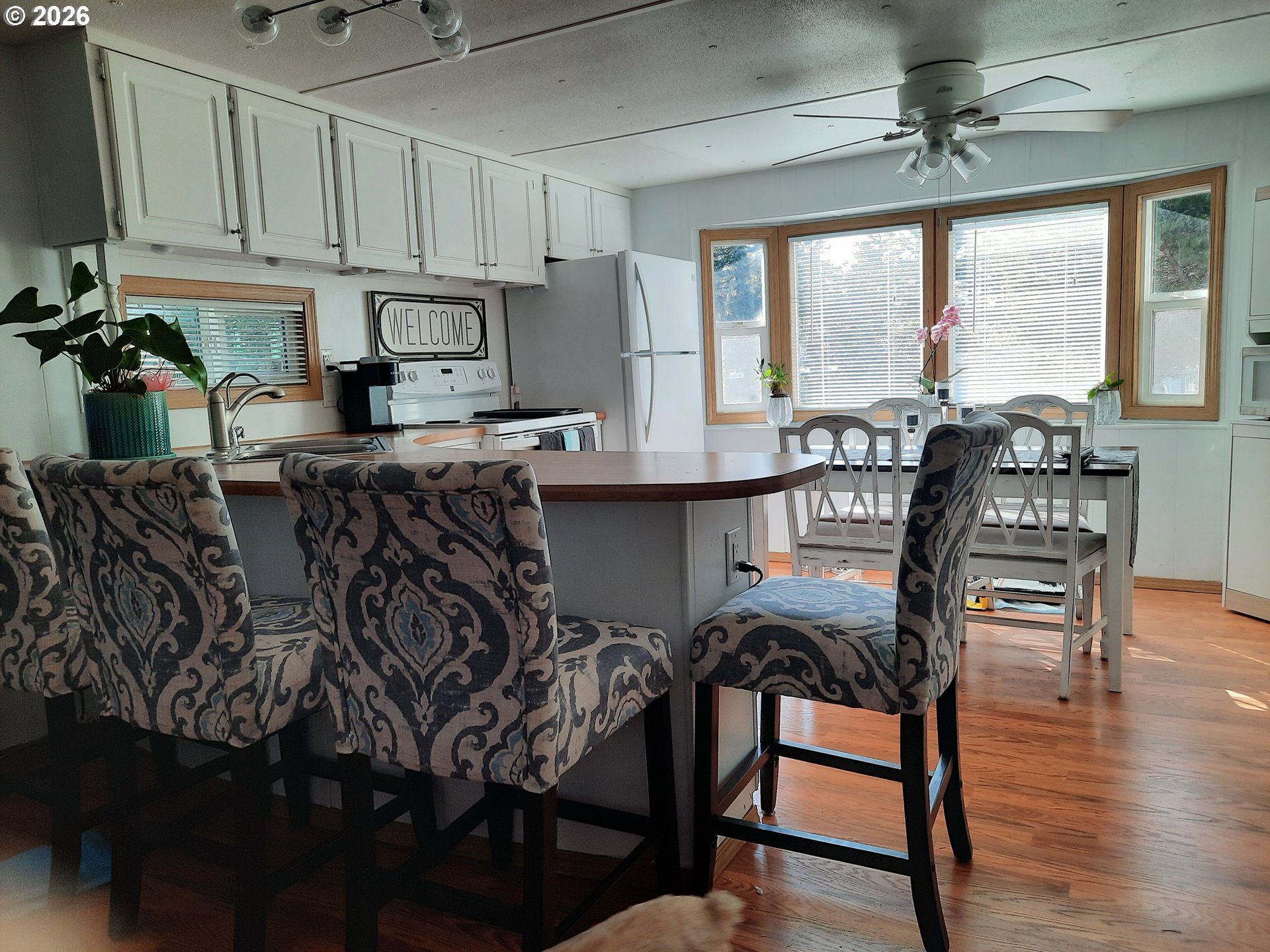 1600 Rhododendron Drive, Unit 293 Florence, OR 97439 - Photo 5 of 11 Kitchen