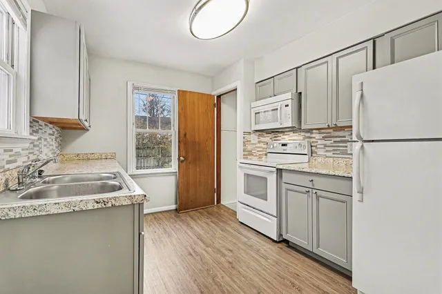 $145,000 | 270 Helmar Court, Benton Harbor, MI 49022