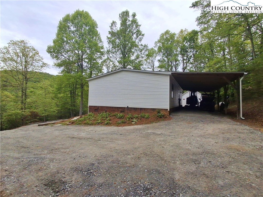 905 Lyons Road Glade Valley, NC 28627 - Photo 8 of 42 Gallery Image 8