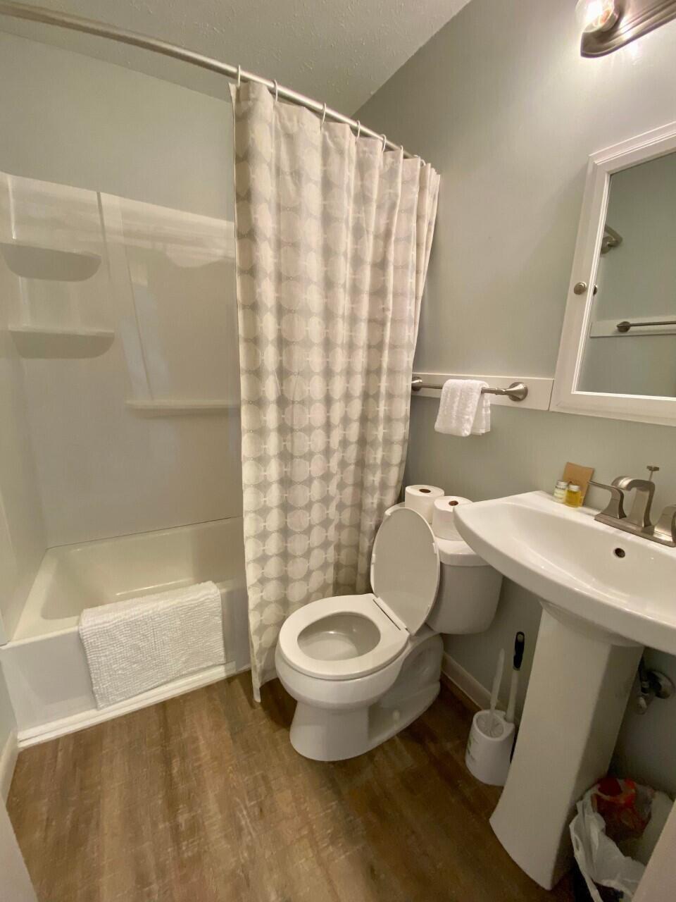 352 Main Street Huron, OH 44839 - Photo 8 of 9 Full Bath