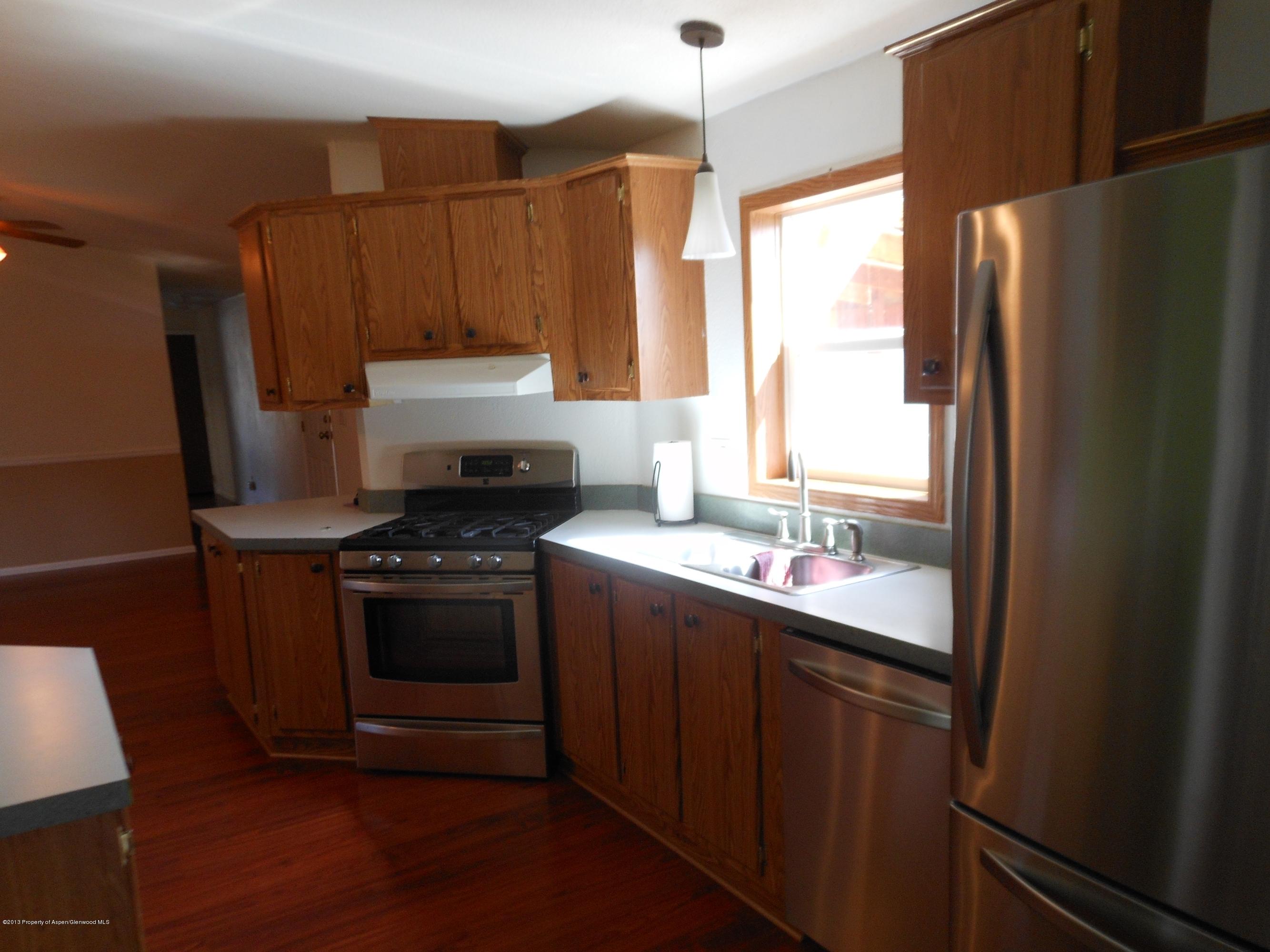 200 West 20th Street, Unit A19 Rifle, CO 81650 - Photo 4 of 9 Kitchen
