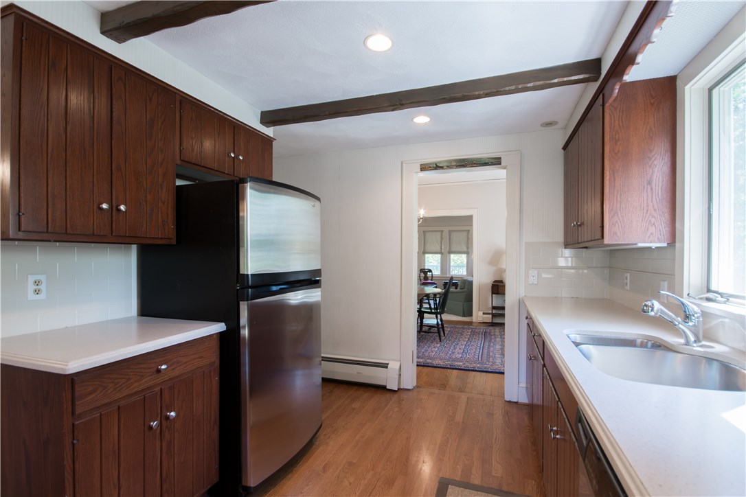 319 Washington Road Barrington, RI 02806 - Photo 14 of 31