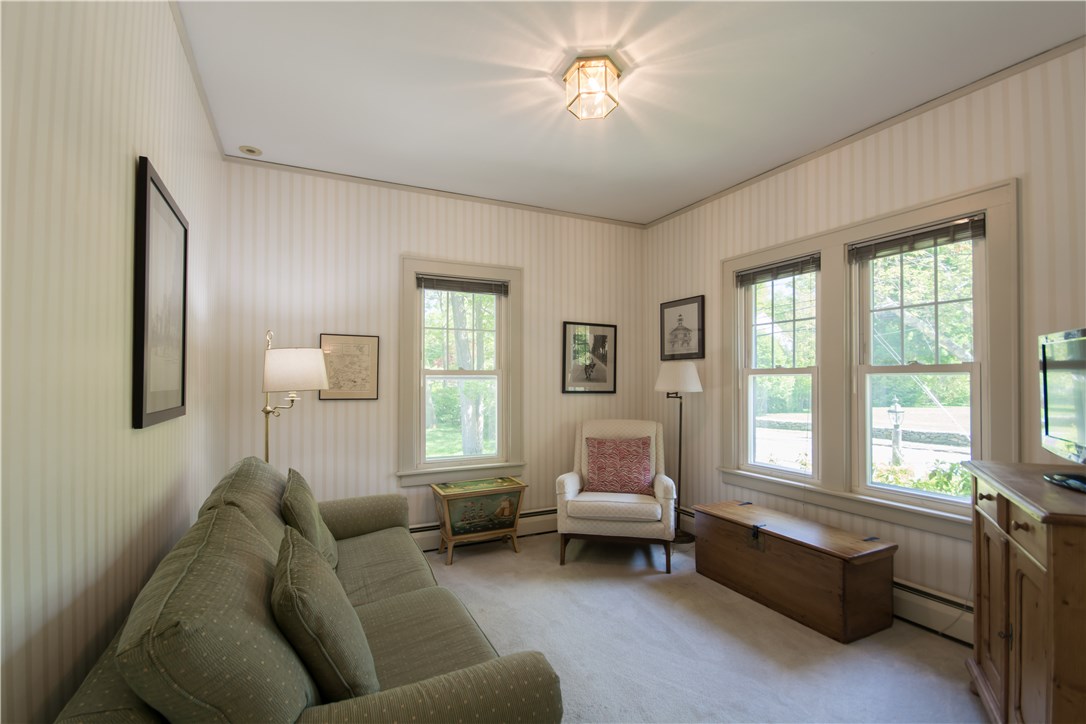 319 Washington Road Barrington, RI 02806 - Photo 24 of 31