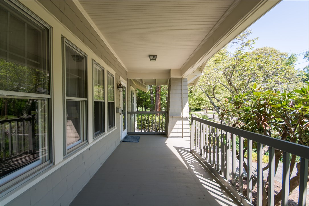 319 Washington Road Barrington, RI 02806 - Photo 5 of 31