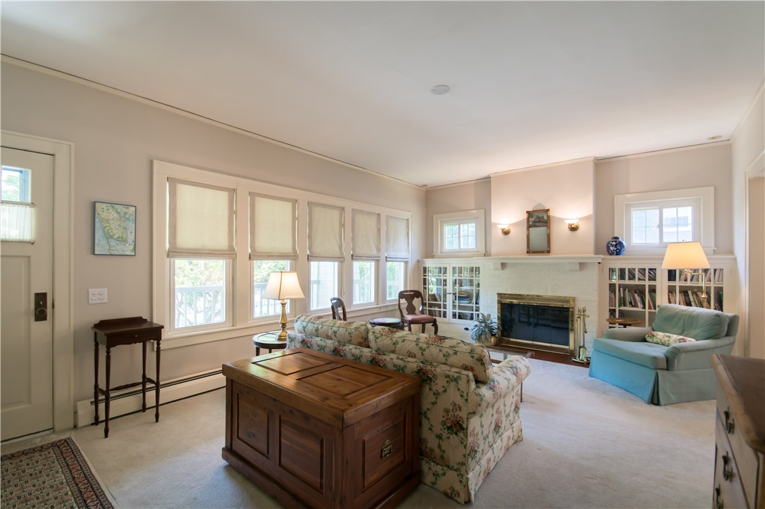 319 Washington Road Barrington, RI 02806 - Photo 6 of 31