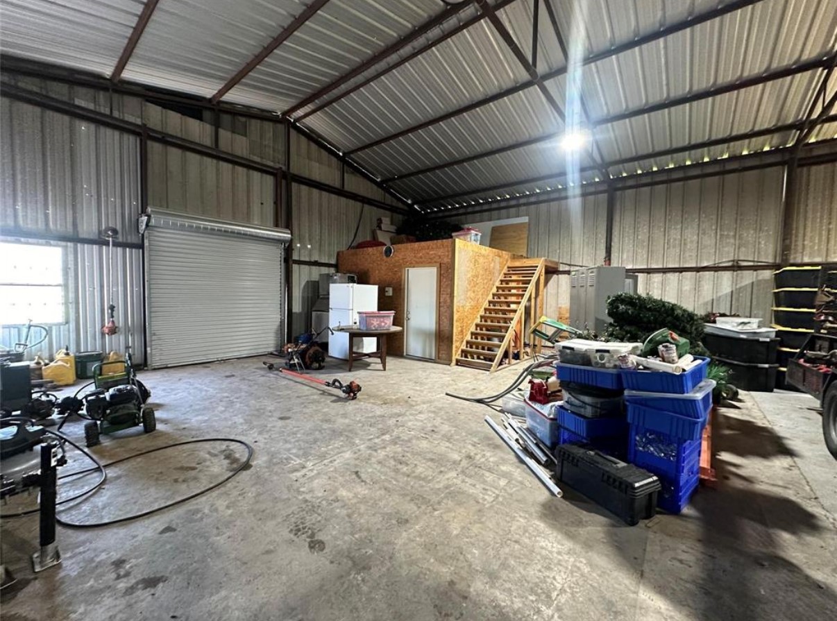 1713 Meyer Road Beasley, TX 77417 - Photo 7 of 12 a room with furniture