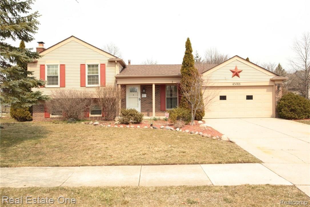 45018 Prestbury Road Canton, MI 48187 - Photo 2 of 47 IMG_762245018 Prestbury.JPG