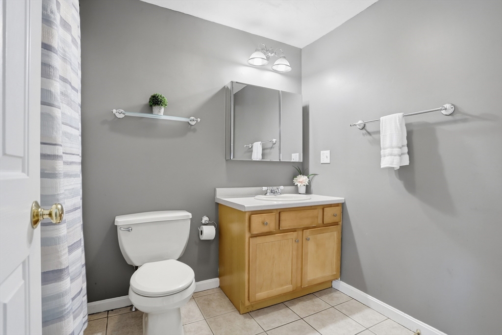 1185 Main Street, Unit 4 Clinton, MA 01510 - Photo 26 of 36