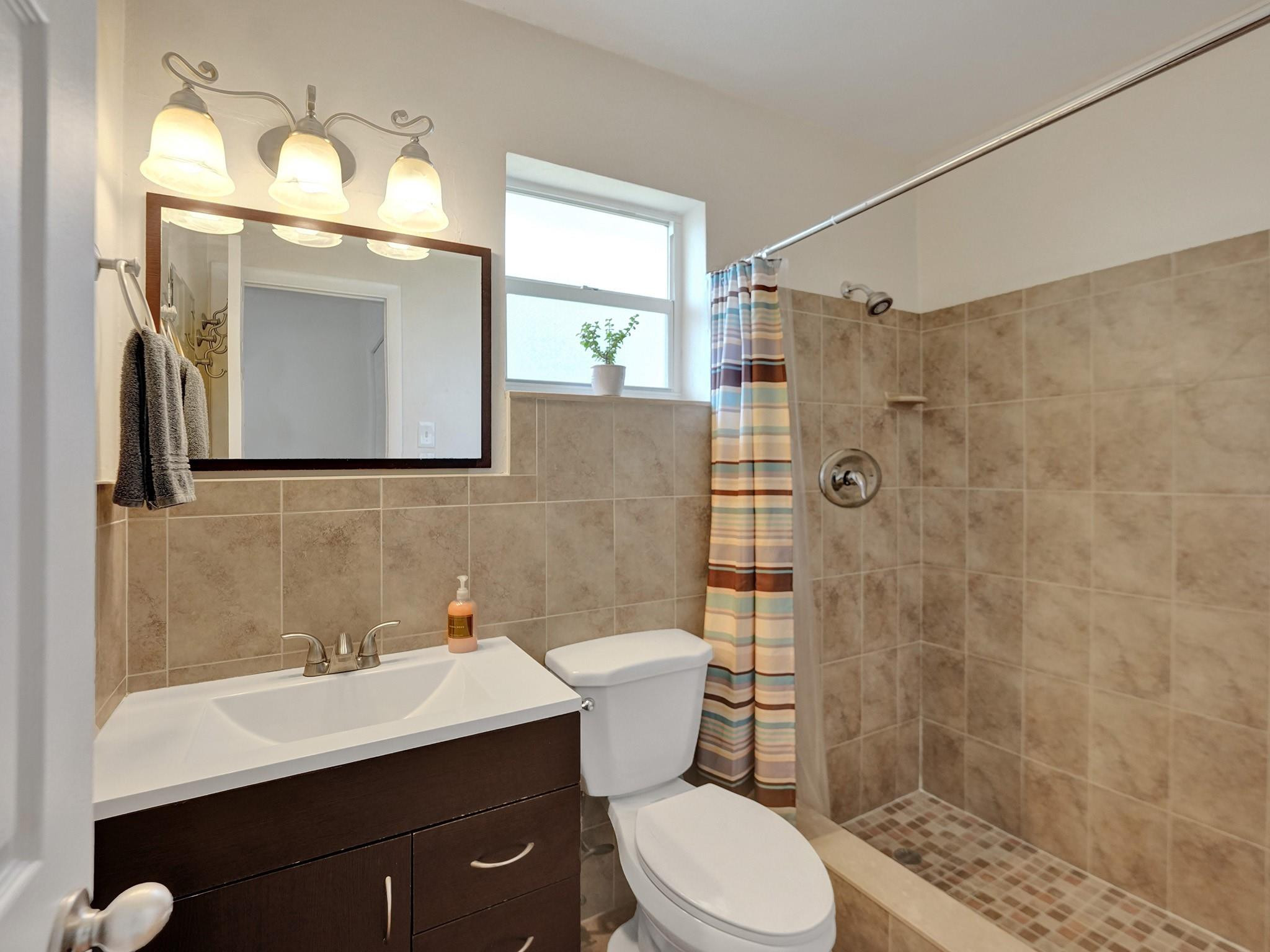 640 Ridgewood Lane Plantation, FL 33317 - Photo 20 of 60 Primary Bedroom