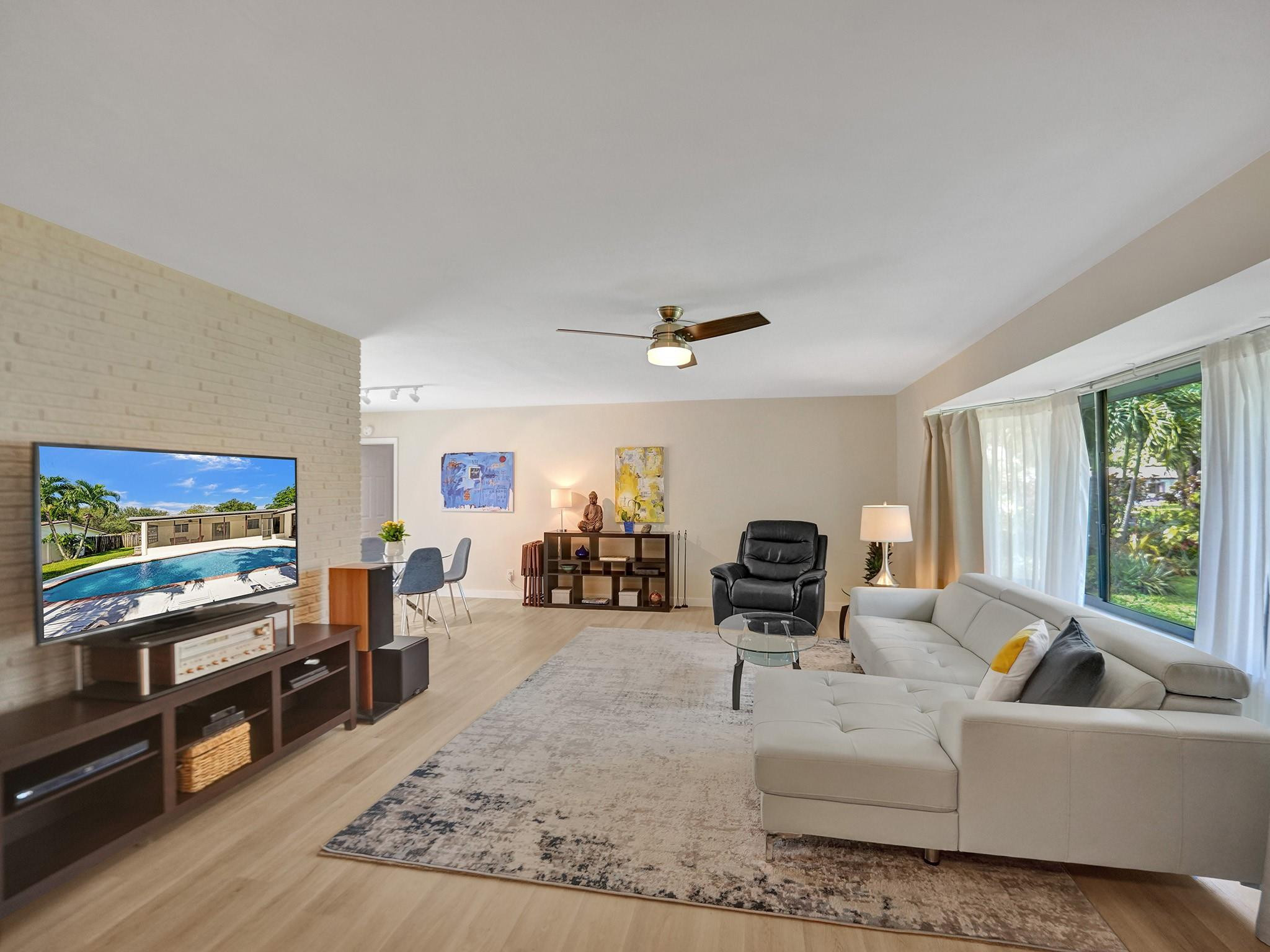 640 Ridgewood Lane Plantation, FL 33317 - Photo 4 of 60 Living Room