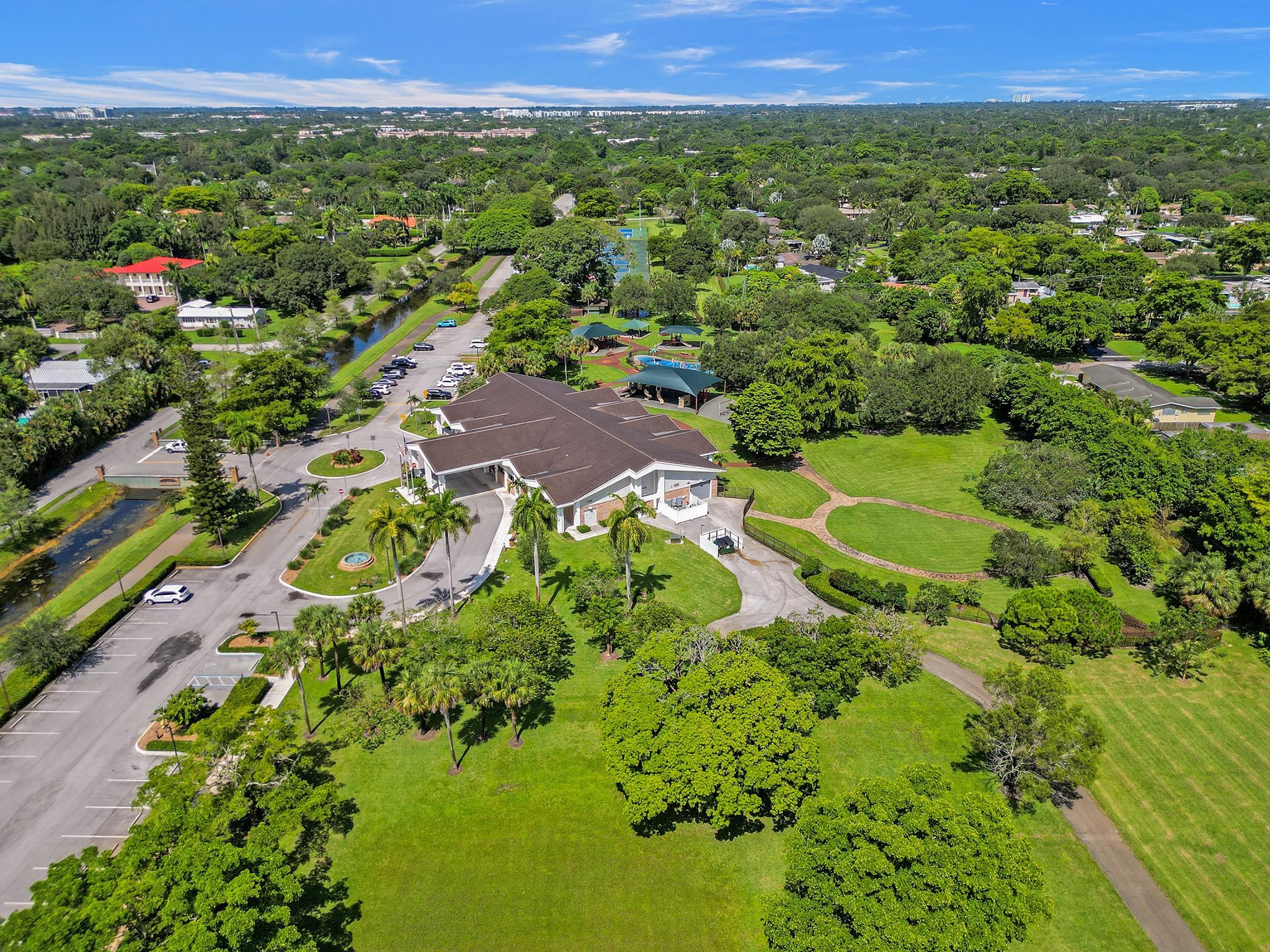 640 Ridgewood Lane Plantation, FL 33317 - Photo 54 of 60 Library