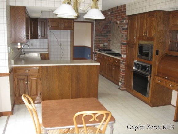 2460 Wydown Avenue Springfield, IL 62704 - Photo 2 of 20 Gallery Image 2
