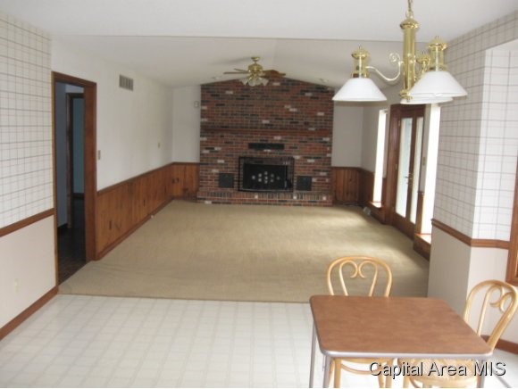 2460 Wydown Avenue Springfield, IL 62704 - Photo 4 of 20 Gallery Image 4