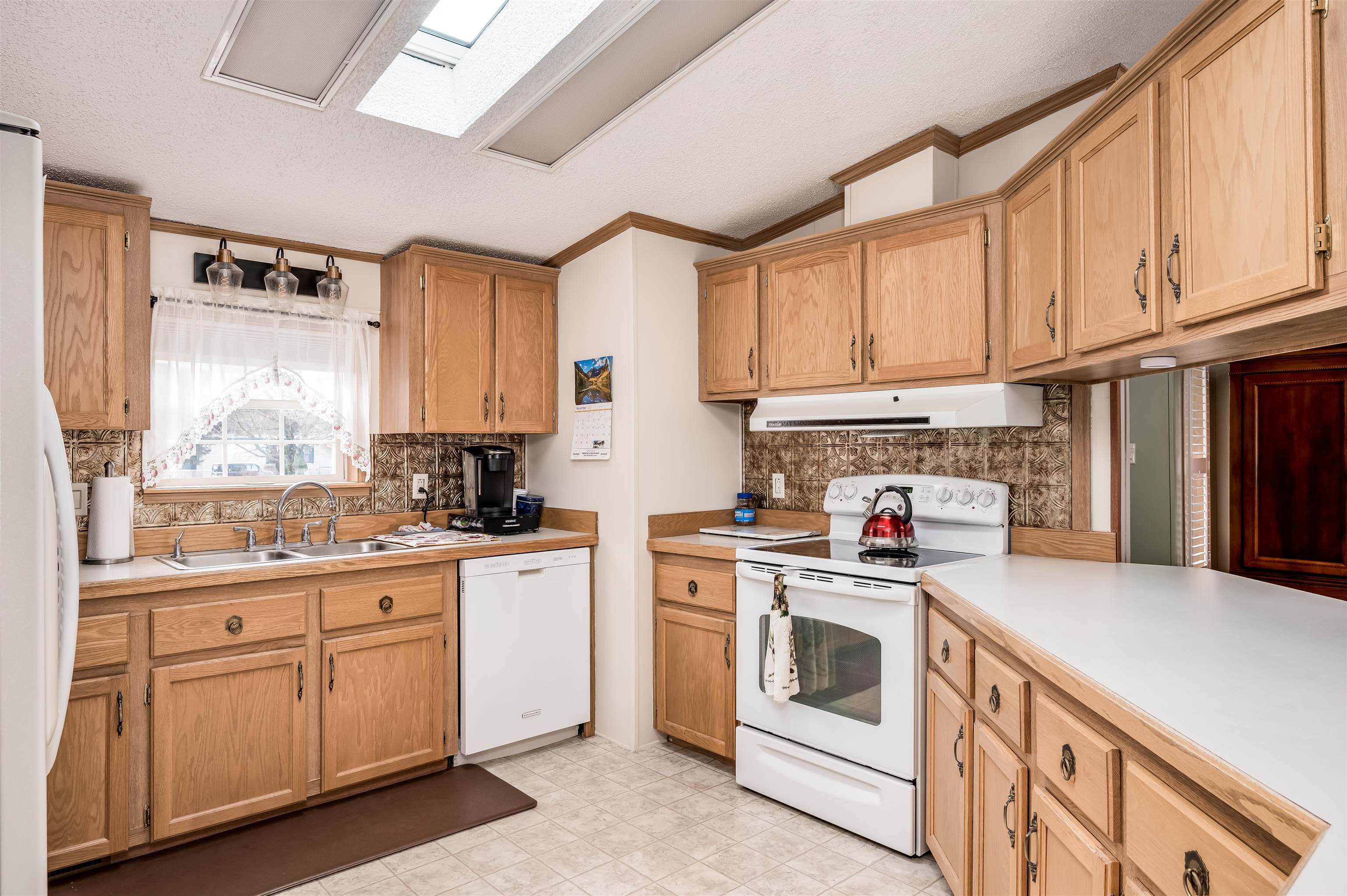 11 Monadnock Drive Rochester, NH 03867 - Photo 8 of 40