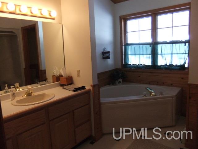 13505 East Shore Road Bergland, MI 49910 - Photo 24 of 31