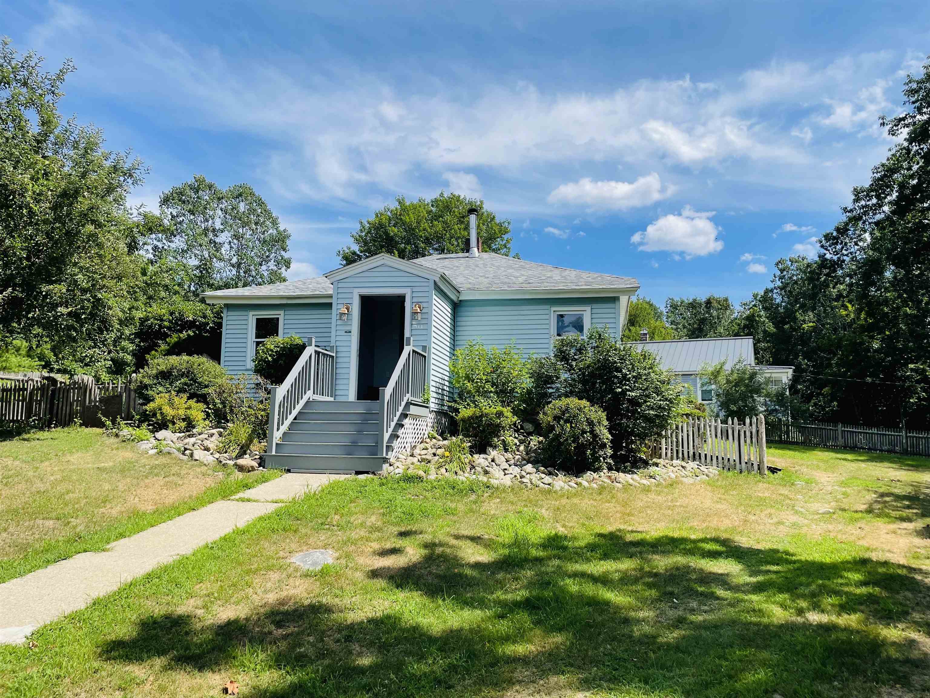 168 Mammoth Road Londonderry, NH 03053 - Photo 1 of 28 Gallery Image 1