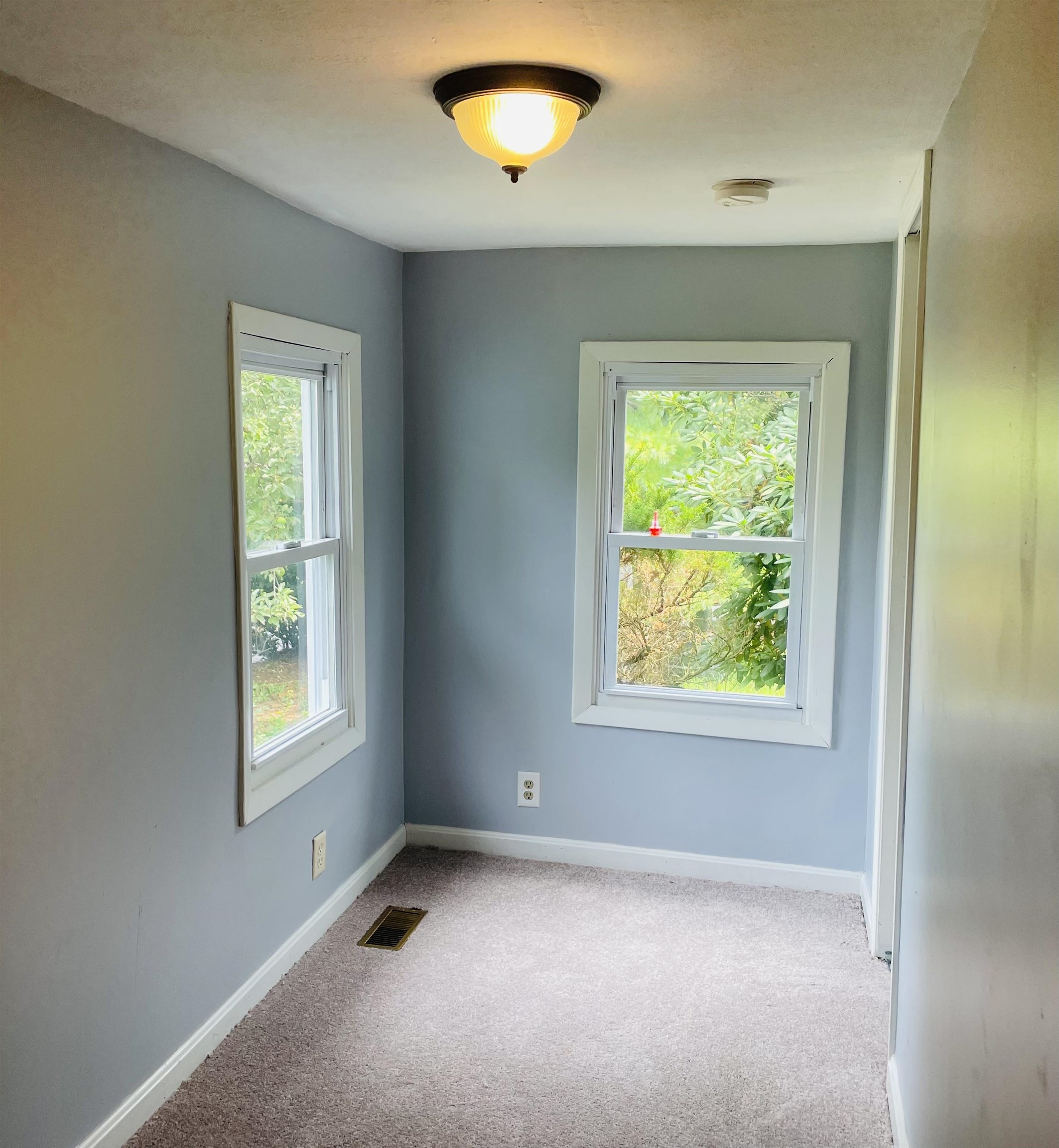 168 Mammoth Road Londonderry, NH 03053 - Photo 12 of 28 Gallery Image 12