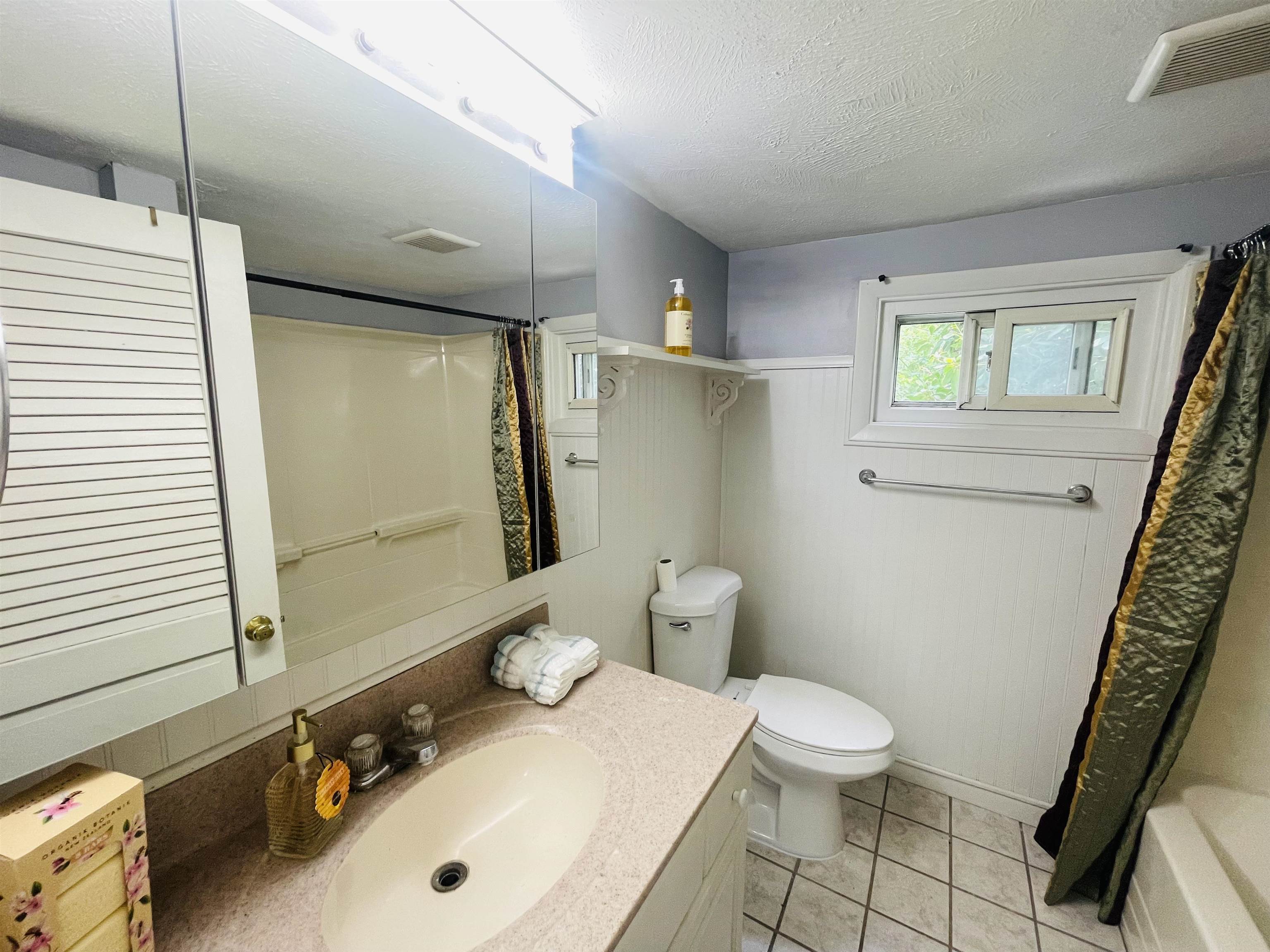 168 Mammoth Road Londonderry, NH 03053 - Photo 14 of 28 Gallery Image 14