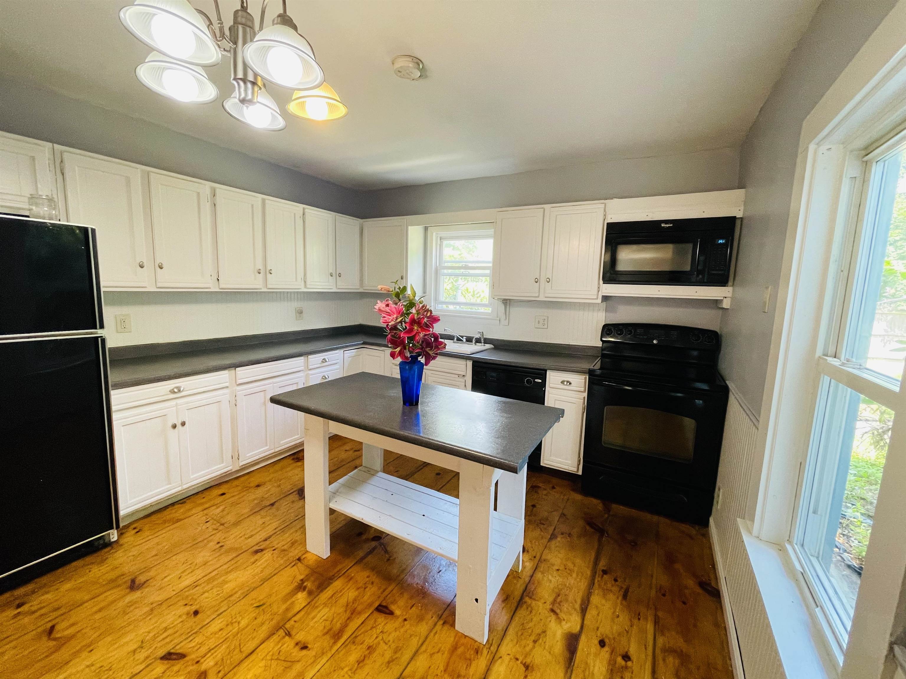 168 Mammoth Road Londonderry, NH 03053 - Photo 23 of 28 Gallery Image 23