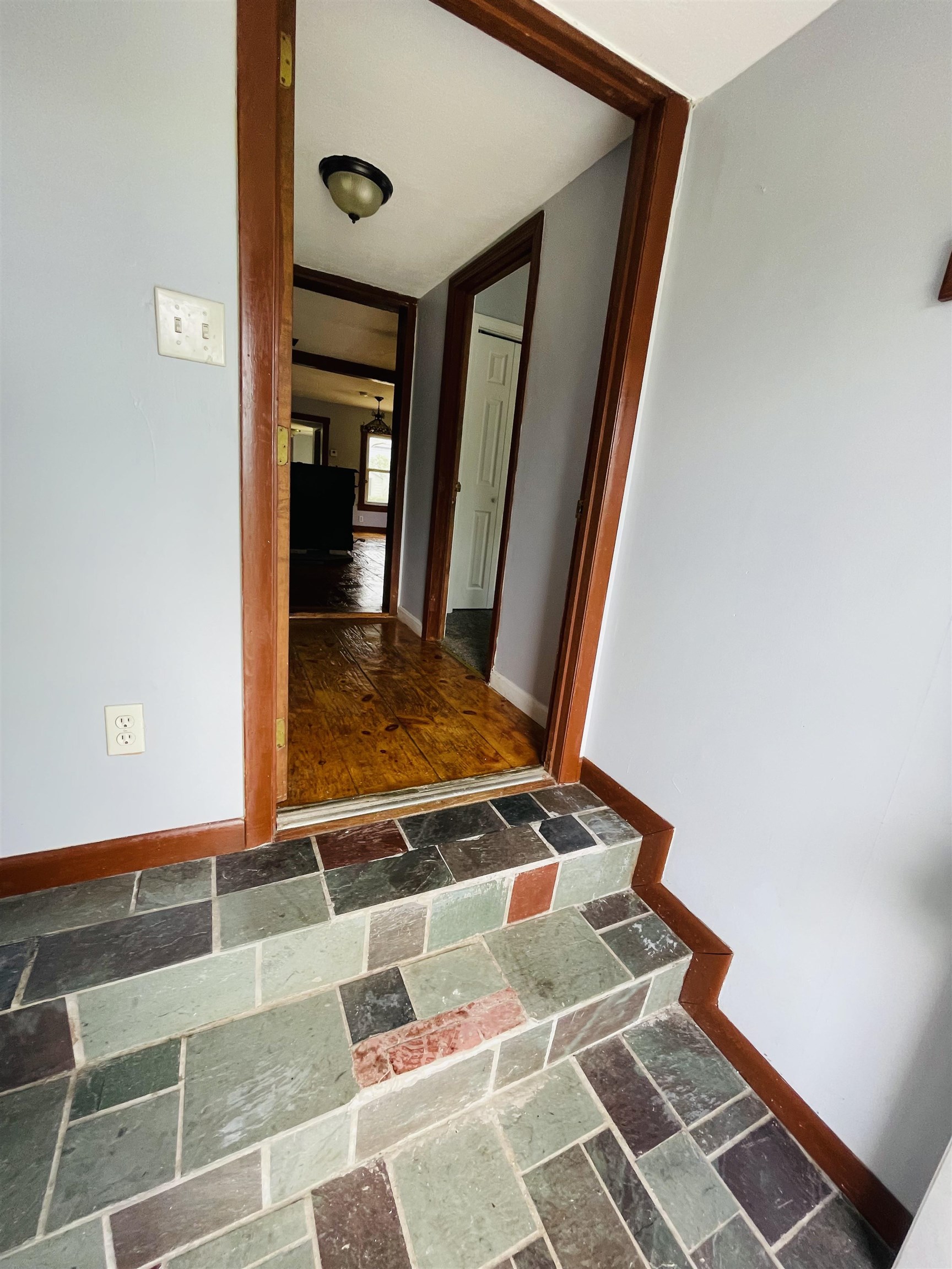 168 Mammoth Road Londonderry, NH 03053 - Photo 24 of 28 Gallery Image 24