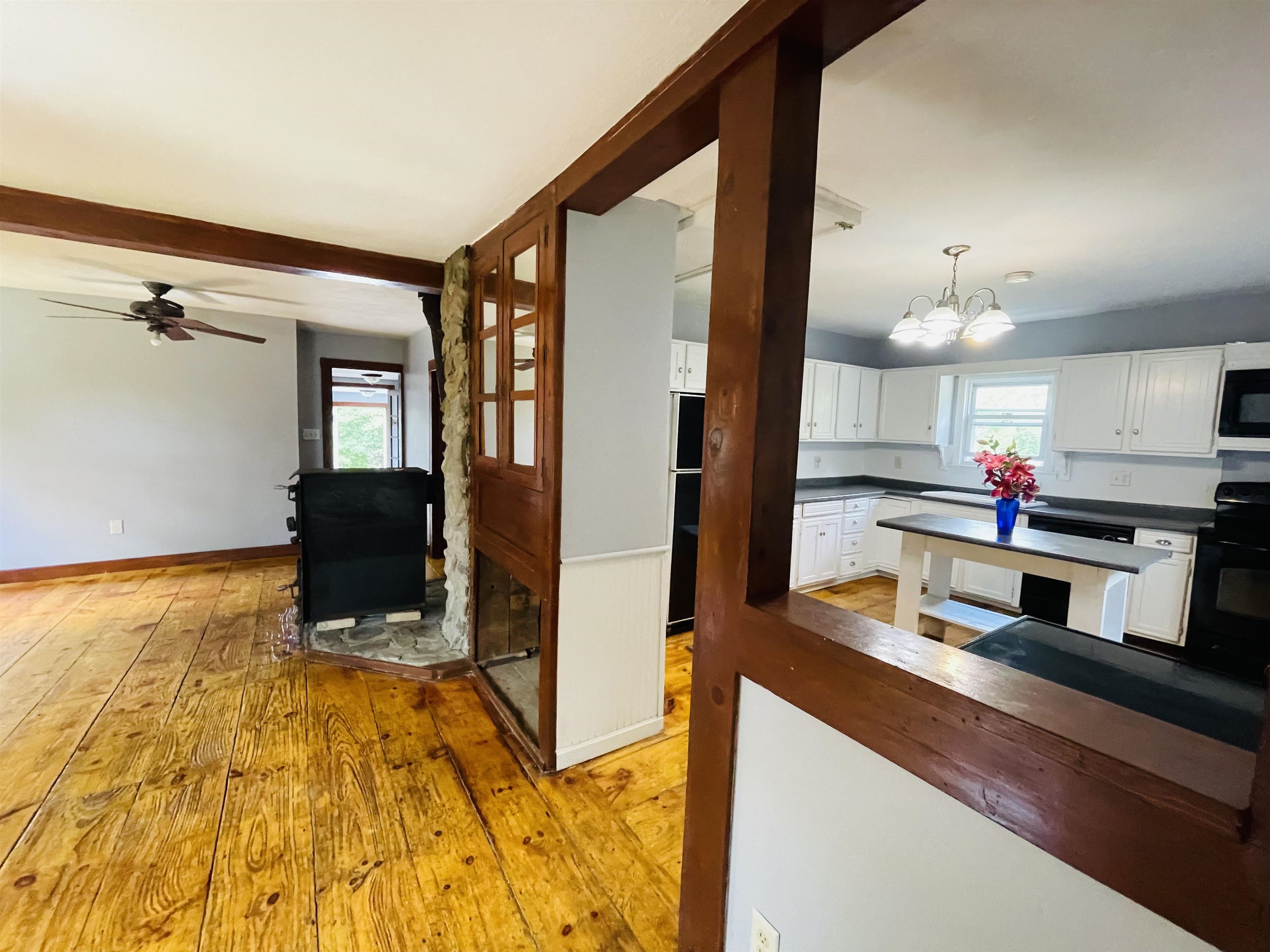 168 Mammoth Road Londonderry, NH 03053 - Photo 3 of 28 Gallery Image 3