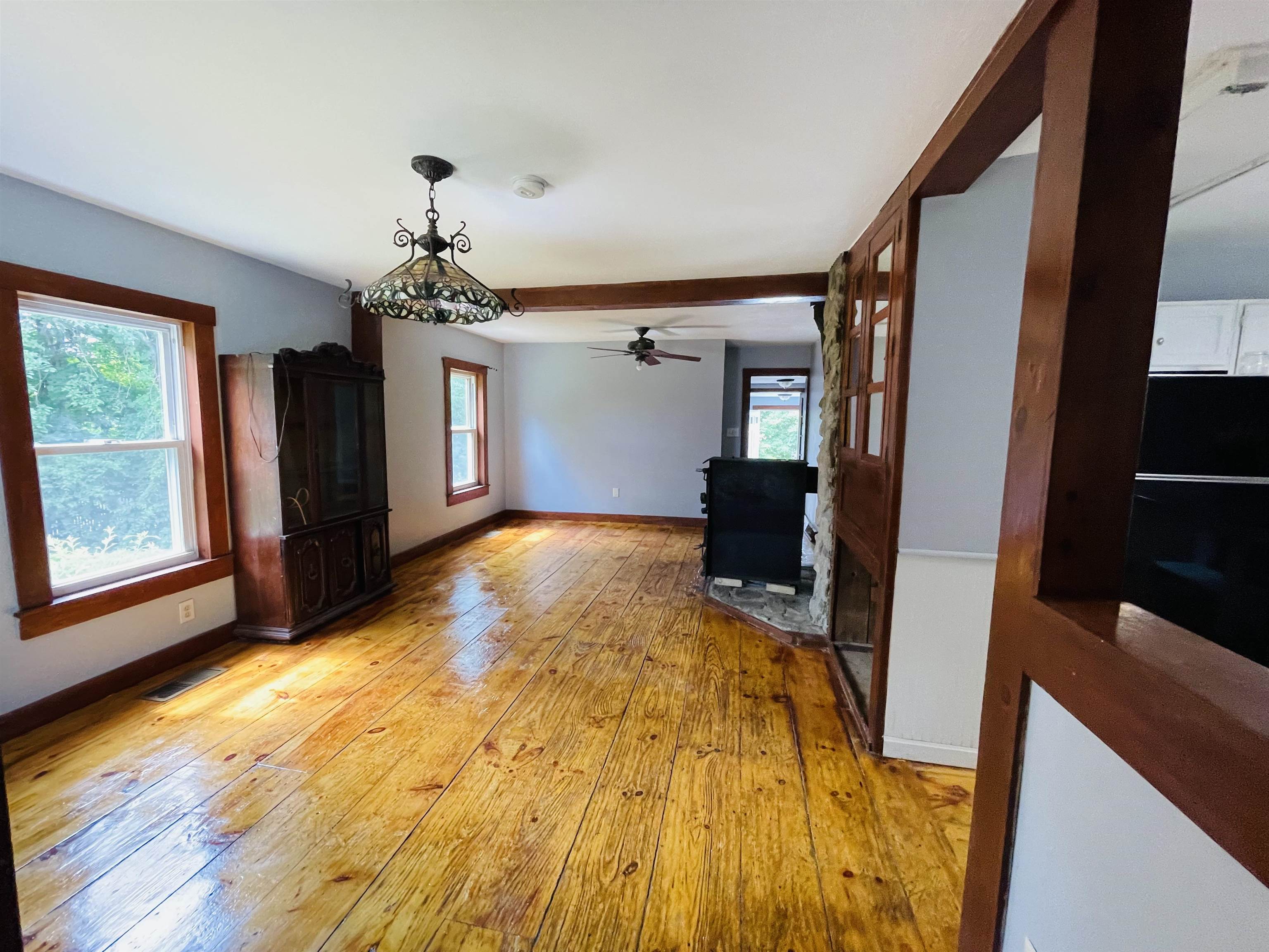 168 Mammoth Road Londonderry, NH 03053 - Photo 4 of 28 Gallery Image 4