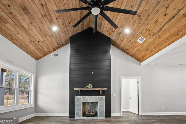 a view of an entryway