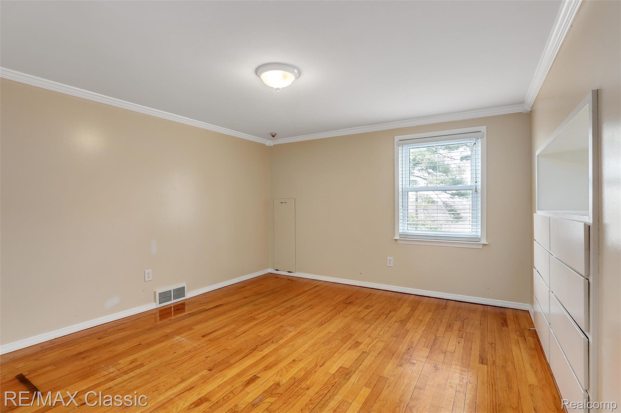 24711 Pennsylvania Road Romulus, MI 48174 - Photo 29 of 63 Bedroom