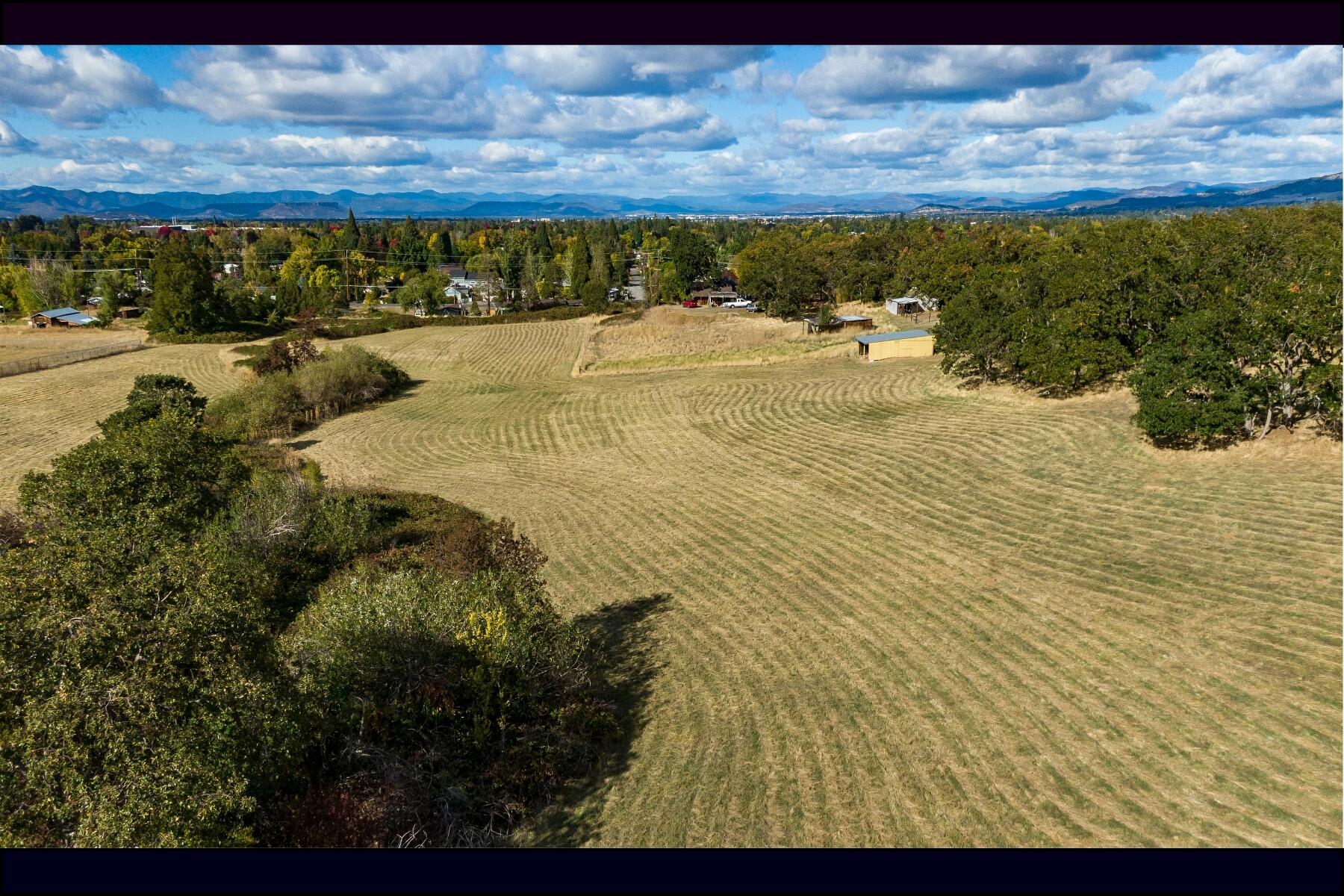 2000 South Stage Road Medford, OR 97501 - Photo 2 of 11 65